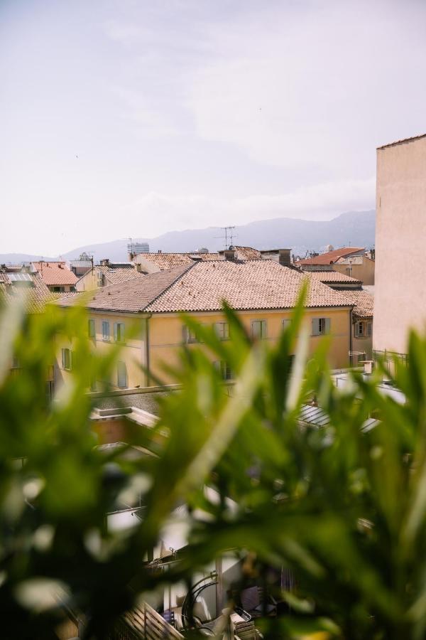 Duplex Avec Terrasse - Hyper-Centre De Toulon Apartment ภายนอก รูปภาพ